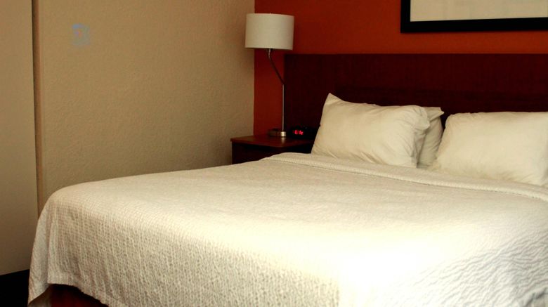 <b>Fairfield Inn & Suites Suite</b>. Images powered by <a href="https://www.leonardoworldwide.com/" title="Leonardo Worldwide" target="_blank">Leonardo</a>.