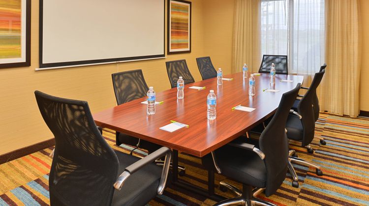 Fairfield Inn & Suites Cleveland Avon Meeting