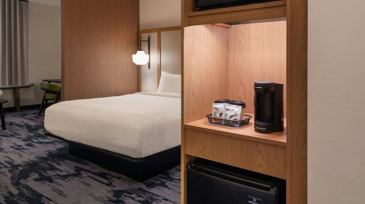 Fairfield Inn & Suites Cleveland Suite