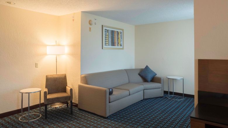 <b>Fairfield Inn & Suites Streetsboro Room</b>. Images powered by <a href="https://www.leonardoworldwide.com/" title="Leonardo Worldwide" target="_blank">Leonardo</a>.