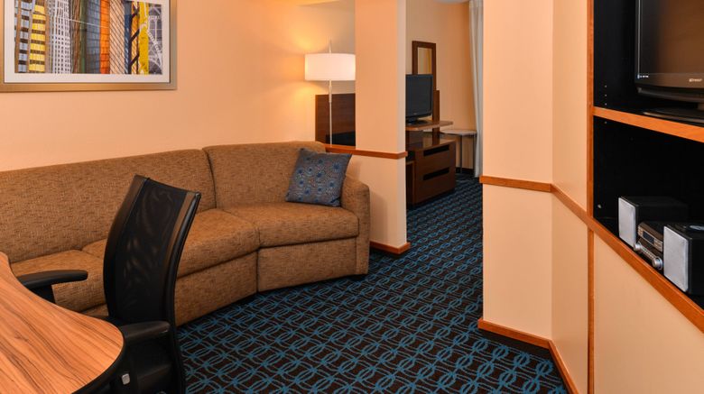<b>Fairfield Inn & Suites Cleveland Avon Room</b>. Images powered by <a href="https://www.leonardoworldwide.com/" title="Leonardo Worldwide" target="_blank">Leonardo</a>.