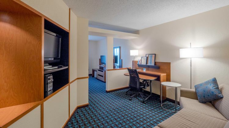 Fairfield Inn & Suites Streetsboro Suite