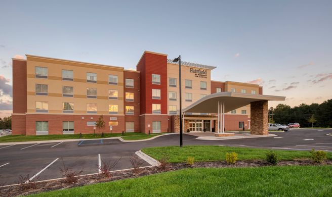 Fairfield Inn & Suites Charlotte Belmont Exterior