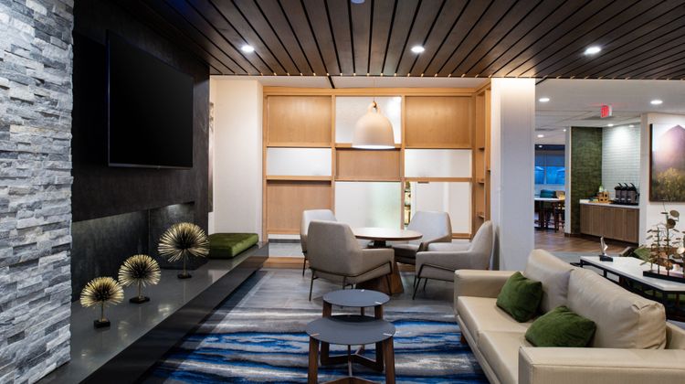 Fairfield Inn & Stes Univ Research Park Lobby