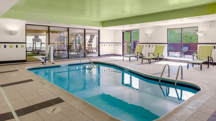 Fairfield Inn & Suites Charlotte Matthew Pool