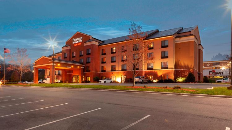 Fairfield Inn & Suites Charlotte Matthew Exterior