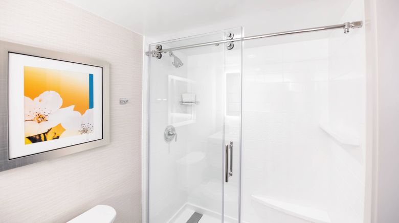 <b>Fairfield Inn & Suites Charlotte Uptown Room</b>. Images powered by <a href="https://www.leonardoworldwide.com/" title="Leonardo Worldwide" target="_blank">Leonardo</a>.