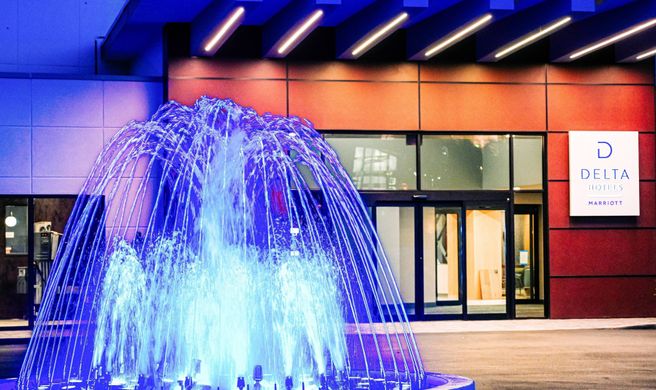 Delta Hotels Cincinnati Sharonville Exterior