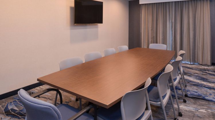 Fairfield Inn & Suites Columbus Meeting