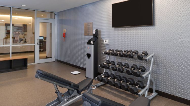 Fairfield Inn & Suites Columbus Health Club