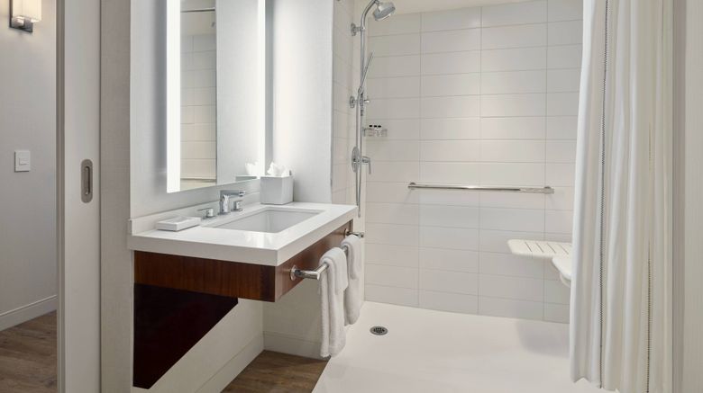 <b>Delta Hotels Denver Northglenn Room</b>. Images powered by <a href="https://www.leonardoworldwide.com/" title="Leonardo Worldwide" target="_blank">Leonardo</a>.