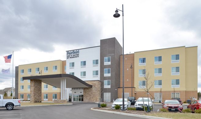 Fairfield Inn & Suites Columbus Exterior