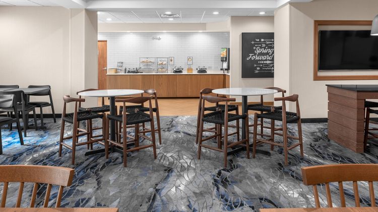 Fairfield Inn & Suites Columbus West Restaurant
