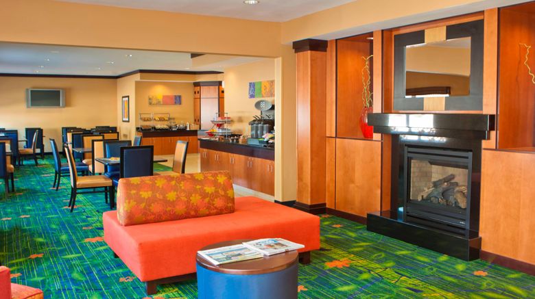<b>Fairfield Inn & Suites Champaign Lobby</b>. Images powered by <a href="https://www.leonardoworldwide.com/" title="Leonardo Worldwide" target="_blank">Leonardo</a>.