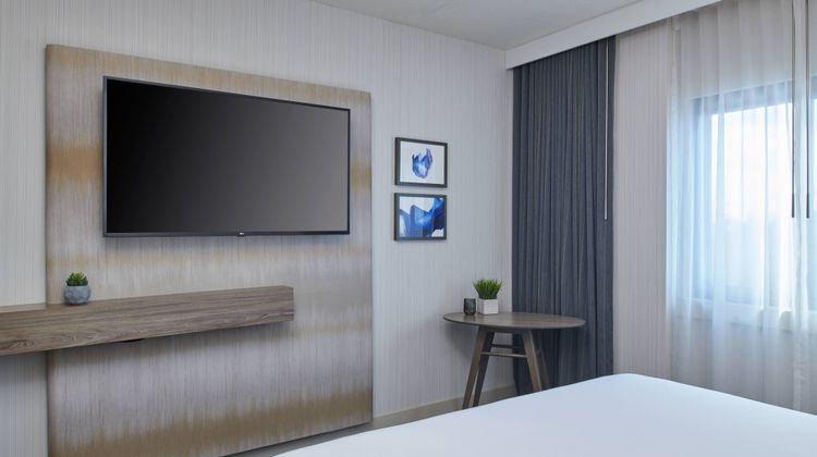 Delta Hotels by Marriott Detroit Novi Room