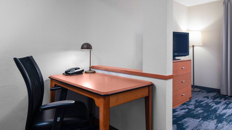 Fairfield Inn & Suites by Marriott Suite