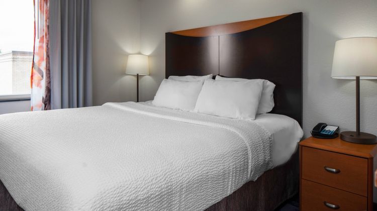 Fairfield Inn & Suites by Marriott Suite