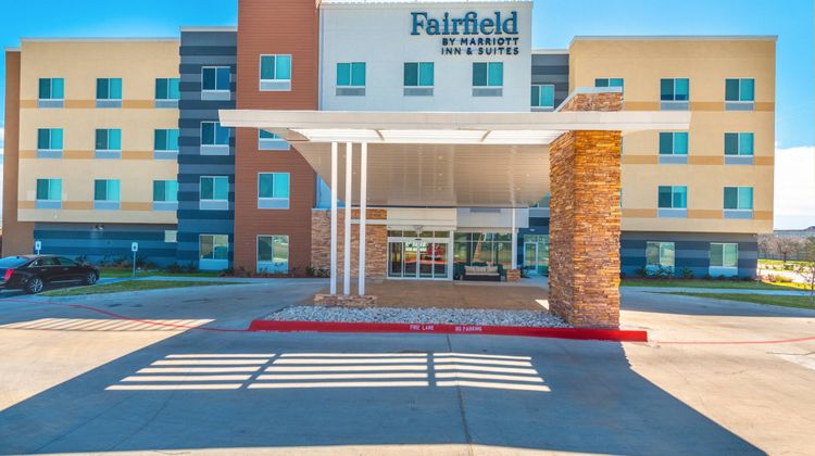 Fairfield Inn & Suites Central Exterior