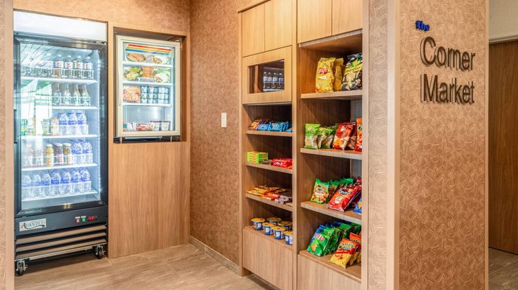 Fairfield Inn & Suites Central Other
