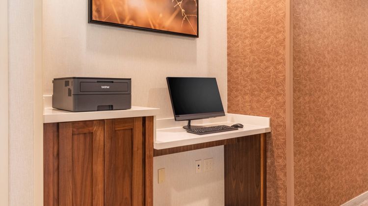 Fairfield Inn & Suites Central Other