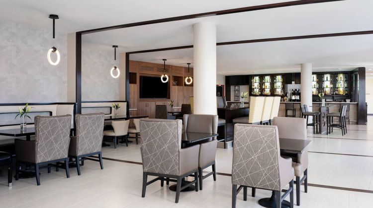 Delta Hotels by Marriott Woodbridge Restaurant