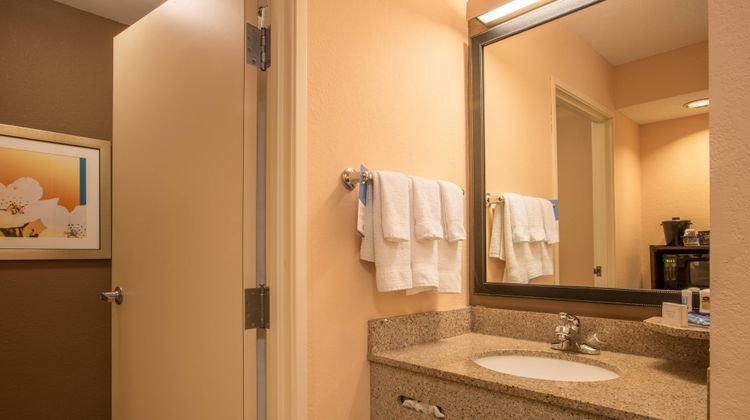 Fairfield Inn & Suites Columbus Room