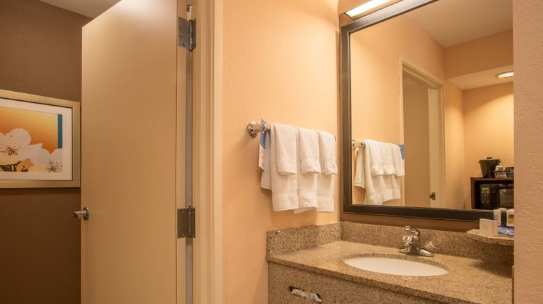 <b>Fairfield Inn & Suites Columbus Room</b>. Images powered by <a href="https://www.leonardoworldwide.com/" title="Leonardo Worldwide" target="_blank">Leonardo</a>.