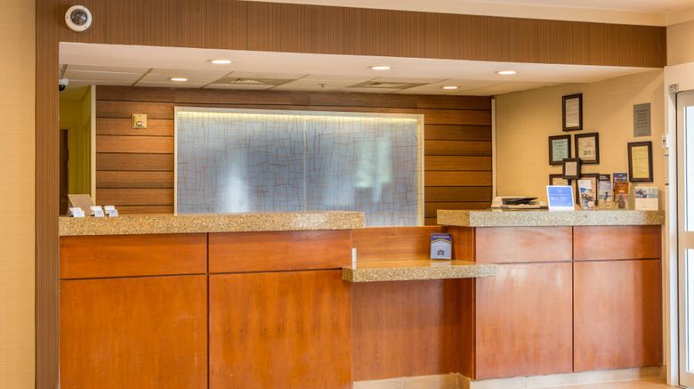 <b>Fairfield Inn & Suites Columbus Lobby</b>. Images powered by <a href="https://www.leonardoworldwide.com/" title="Leonardo Worldwide" target="_blank">Leonardo</a>.