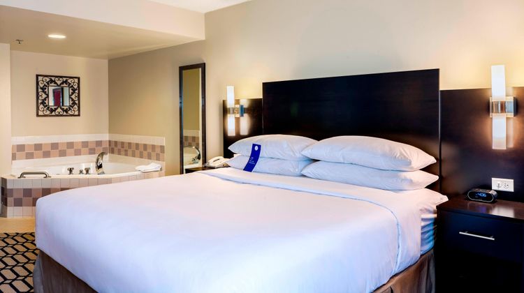 Delta Hotels Fargo Suite