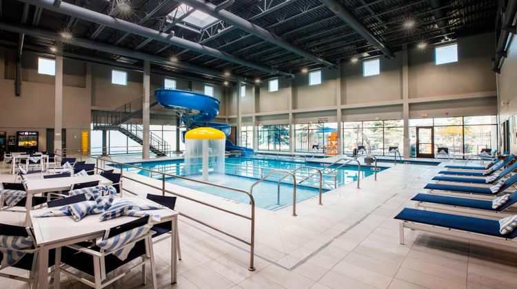 Delta Hotels Fargo Pool