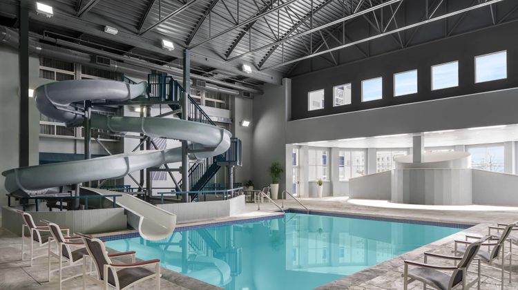 Delta Hotels by Marriott-Green Bay Pool
