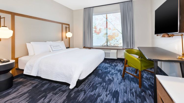 Fairfield by Marriott Inn & Suites Room
