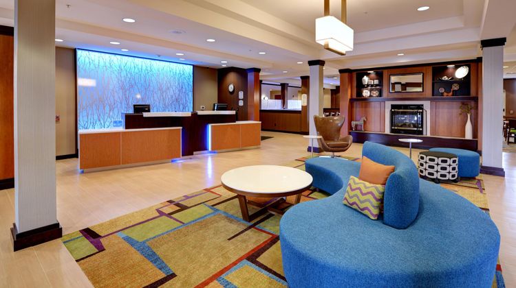Fairfield Inn & Suites Lobby