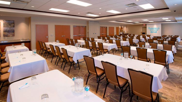 Fairfield Inn & Suites Meeting