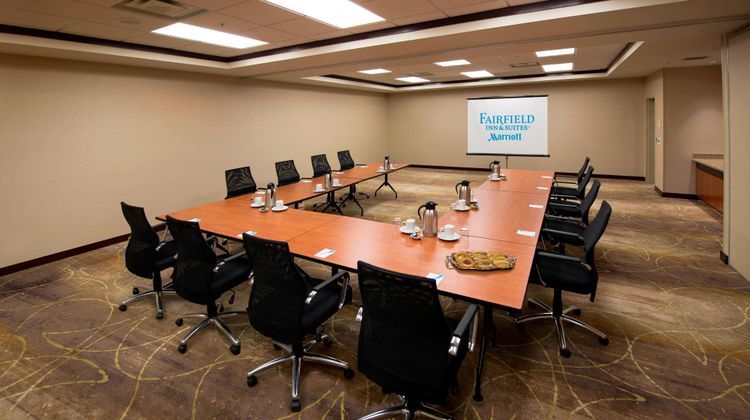 Fairfield Inn & Suites Meeting