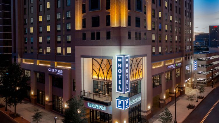 Element Atlanta Midtown Exterior