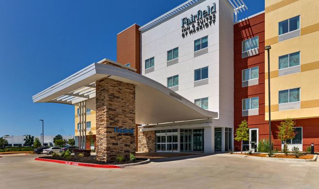 Fairfield Inn & Suites Dallas Love Field Exterior