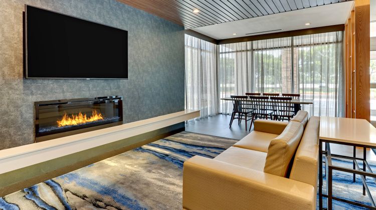 Fairfield Inn & Suites Dallas Love Field Lobby