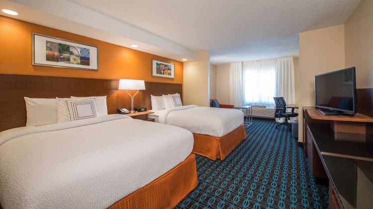 Fairfield Inn by Marriott Suite