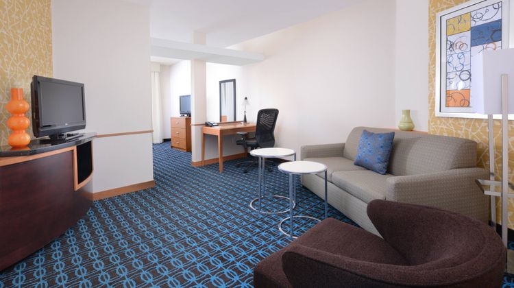 Fairfield Inn & Suites Dallas Plano Colo Suite