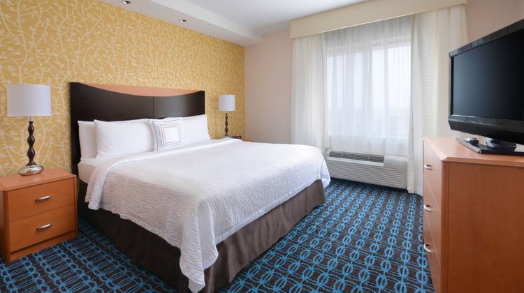 Fairfield Inn & Suites Dallas Plano Colo Room