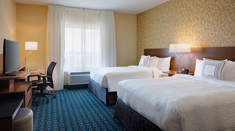 Fairfield Inn & Suites Dallas I-30 West Room