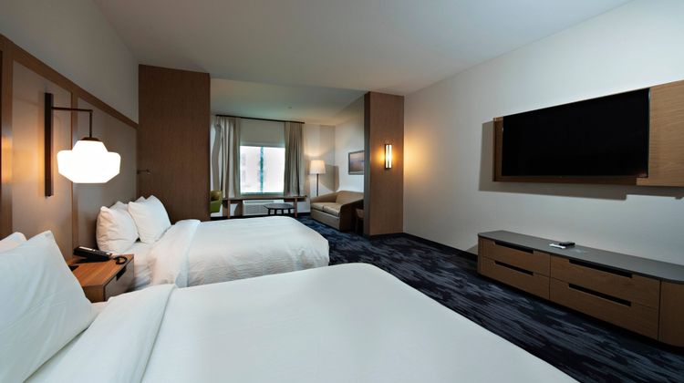 Fairfield Inn & Suites Dayton North Suite
