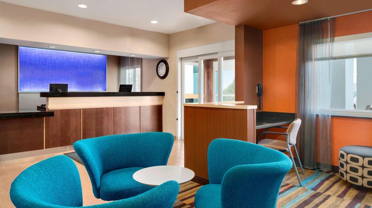 Fairfield Inn & Suites Lima Lobby