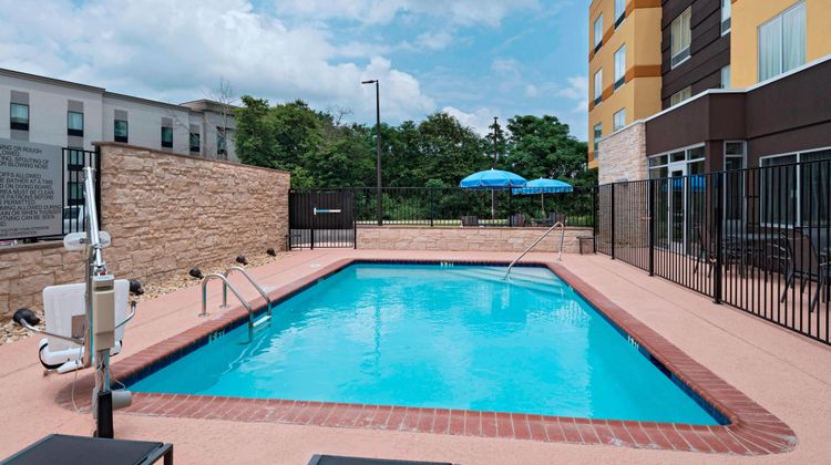Fairfield Inn & Suites Dublin Pool
