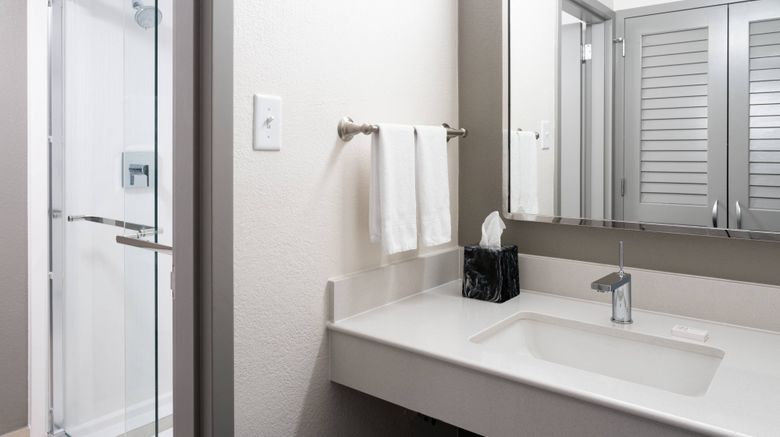 <b>Courtyard Tampa Westshore/Airport Room</b>. Images powered by <a href="https://www.leonardoworldwide.com/" title="Leonardo Worldwide" target="_blank">Leonardo</a>.
