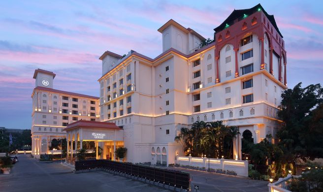 Sheraton Grand Pune Bund Garden Hotel Exterior