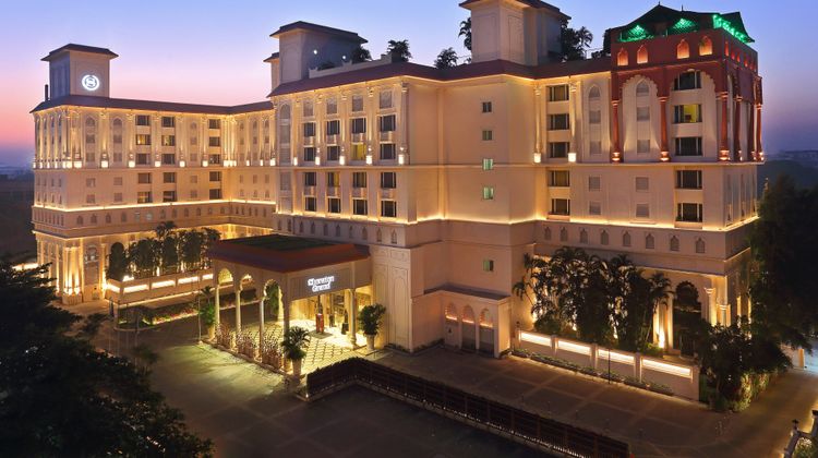 Sheraton Grand Pune Bund Garden Hotel Exterior