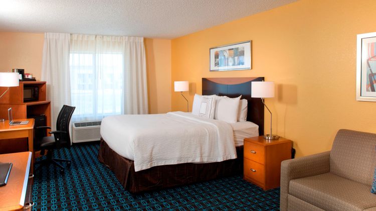 Fairfield Inn & Suites Denver Tech/South Suite