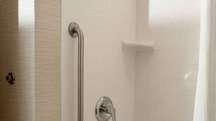 Fairfield Inn & Suites Richmond West Room